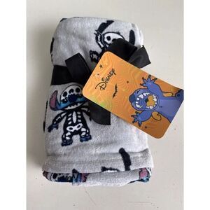 Set Of 2 Disney STITCH Skeleton Costume Halloween Hand Towels Bath 16 X 28” NEW